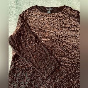 Dialogue, Size 2X, Top. Brown, Paisley.